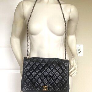 AUTHENTIC VINTAGE CHANEL BLACK QUILTED LAMBSKIN CC LOGO SHOULDER BAG